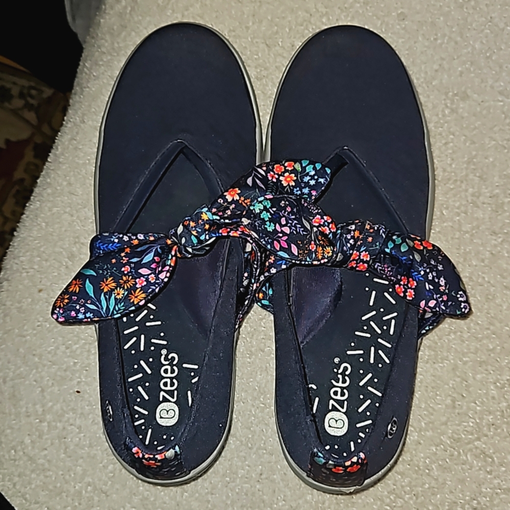 9 Bzees PLAYFUL Slip On Navy  Comfort Padded Insole Sneaker Shoe Multicolor Bow